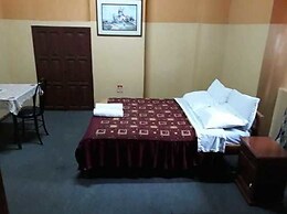 Hostal Castel WL