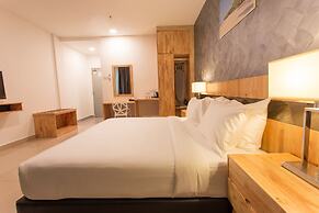 Adya Hotel Chenang