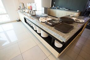 Adya Hotel Chenang