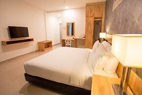 Adya Hotel Chenang