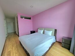 Roxy Hotel 3rd Mile