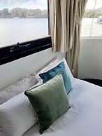 Coomera Houseboat Holidays