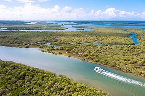 Coomera Houseboat Holidays