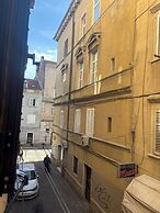 Sir John's Apartments