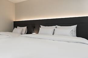Liv Life Hotel