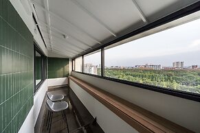 Liv Life Hotel