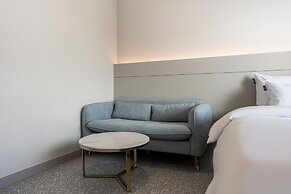 Liv Life Hotel