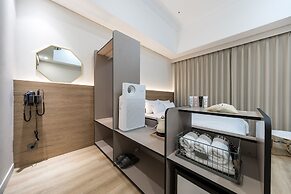 Liv Life Hotel