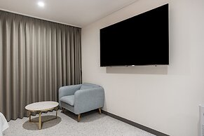 Liv Life Hotel