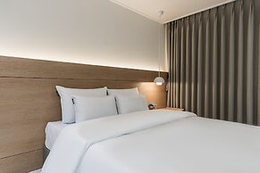 Liv Life Hotel