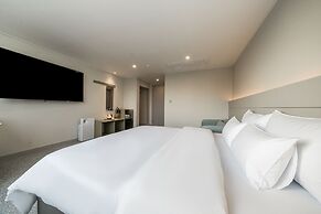 Liv Life Hotel