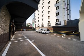 Liv Life Hotel