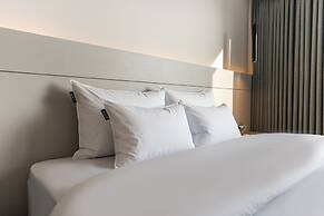 Liv Life Hotel