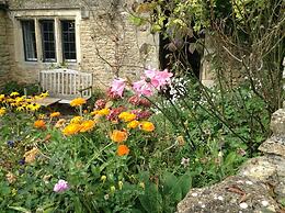 189 April Cottage