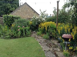 189 April Cottage