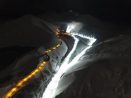 Snowdora Hotel