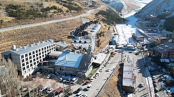Snowdora Hotel