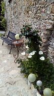 Le Petit Chateau