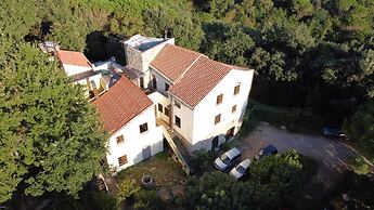 Le Petit Chateau