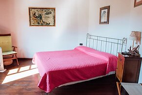 Le Petit Chateau