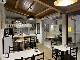 Pensión San Antón - Hostel