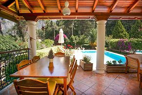 Villa Dolphin