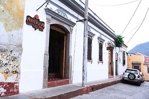 Lar Antiqua Hotel