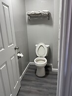 American Inn and Suites