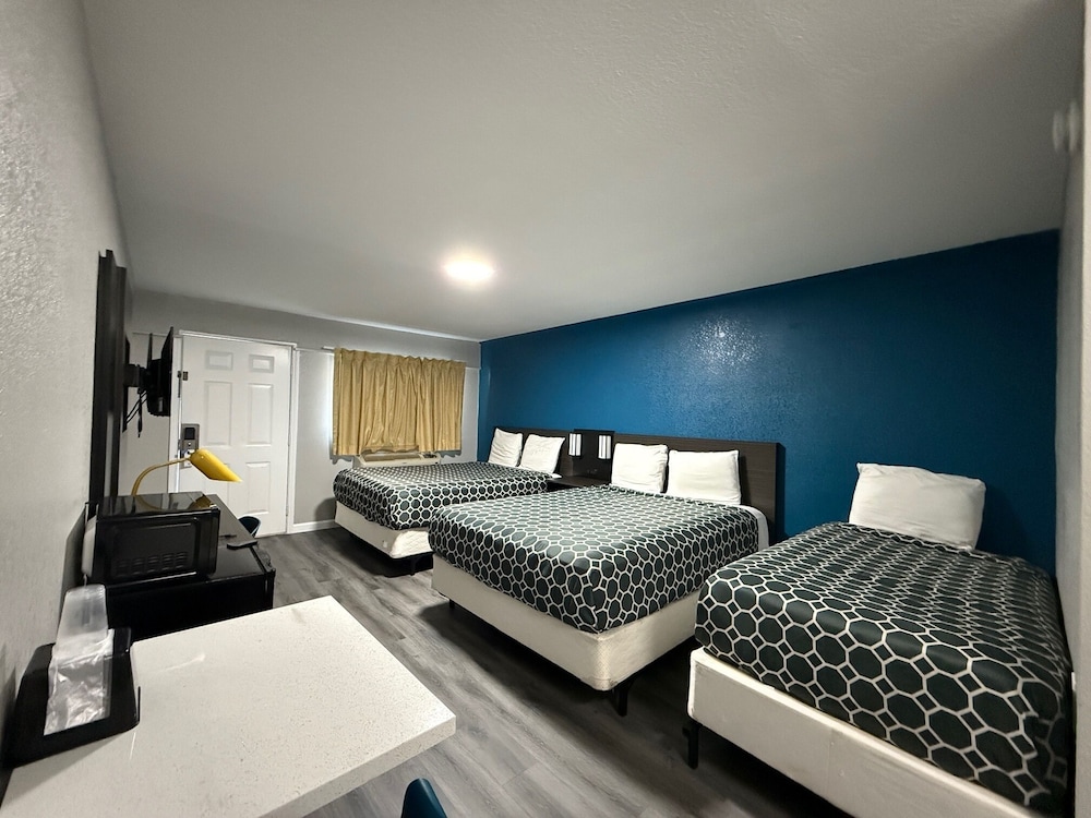 American Inn and Suites