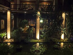 Chandra Residence