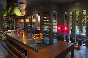Chandra Residence