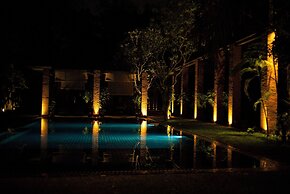 Chandra Residence