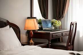 Halais Hotel