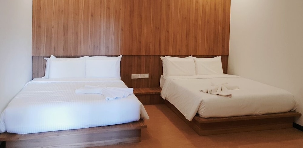 Lot 33 Boutique Hotel