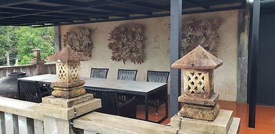 Lot 33 Boutique Hotel