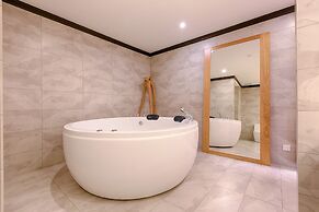 Lot 33 Boutique Hotel