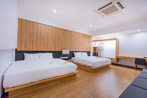 Lot 33 Boutique Hotel