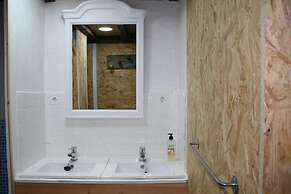 Albergue Les Xendes. Parque de Redes - Hostel