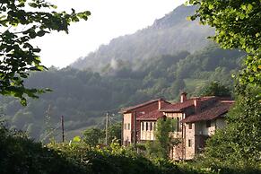 Albergue Les Xendes. Parque de Redes - Hostel