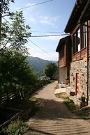 Albergue Les Xendes. Parque de Redes - Hostel