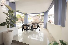 Front One Budget Malioboro