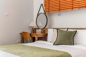 Oriental Blue Smart Stay