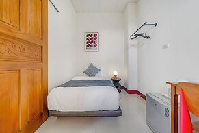 Oriental Blue Smart Stay