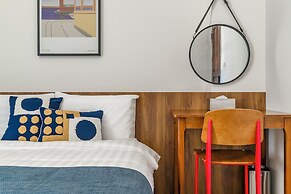 Oriental Blue Smart Stay