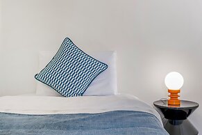 Oriental Blue Smart Stay