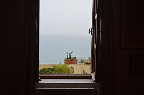 Aux 3 Portes