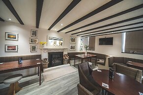 Llwyngwair Manor