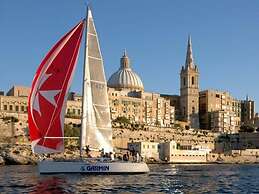 Seafront Apartment in Sliema wt Breathtaking Views