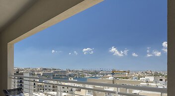 Luxury Apartment inc Pool & Views
