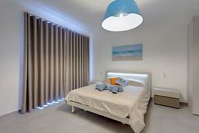 Stunning Seafront Lux Apt, Fort Cambridge wt Pool